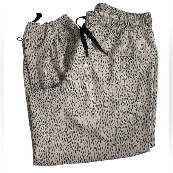 Lululemon Step Lively Crop Pants Dottie Dash Grain Black Women’s Size 4 - Picture 5 of 9